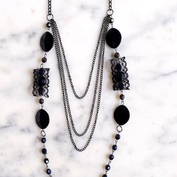 NWOT. Multiple Strands/Shapes/Materials Chained Necklace. - Picture 4 of 4
